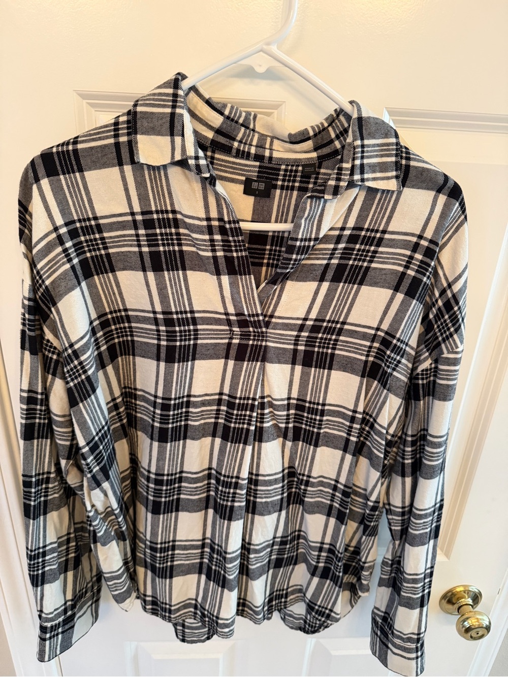 Uniqlo Black and White Plaid Button-Down Shirt